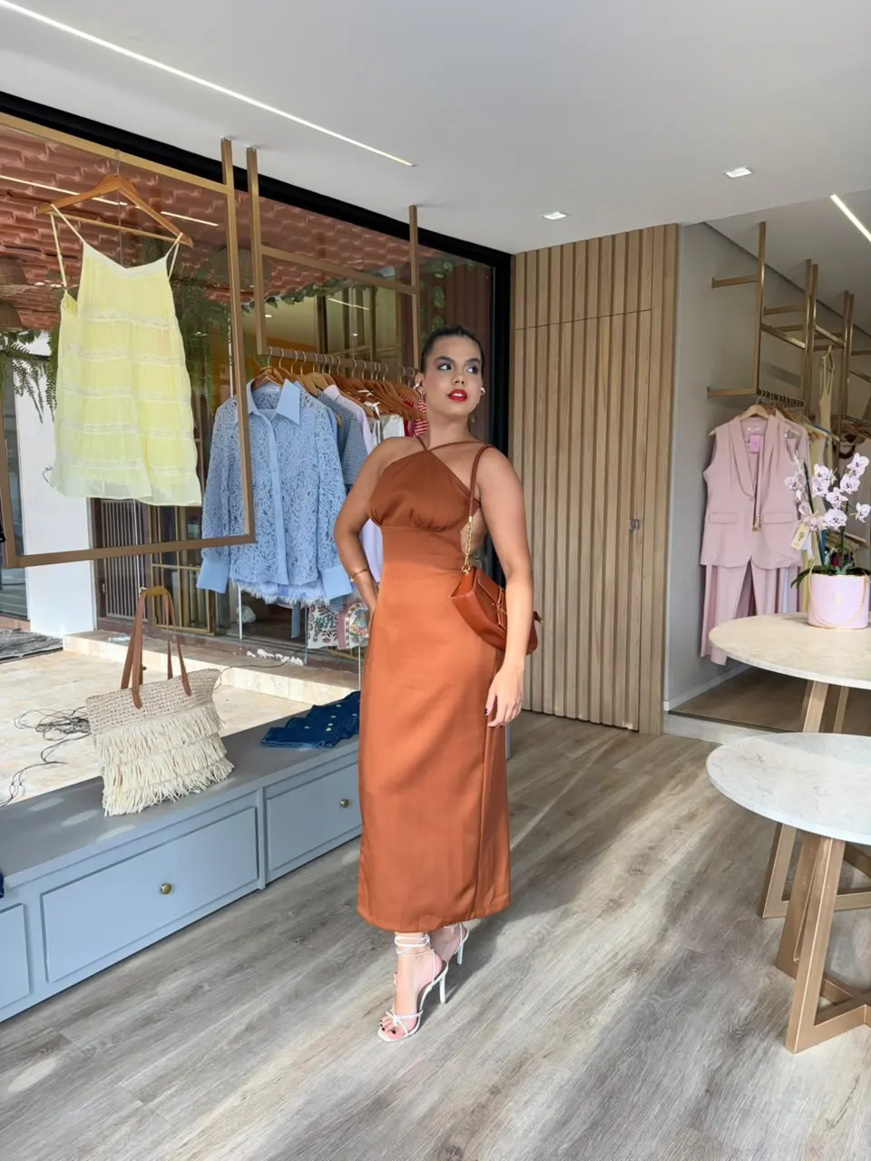 VESTIDO MIDI FRENTE UNICA